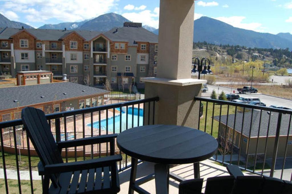 Lake Windermere Pointe By Rocky Now Invermere Exterior photo